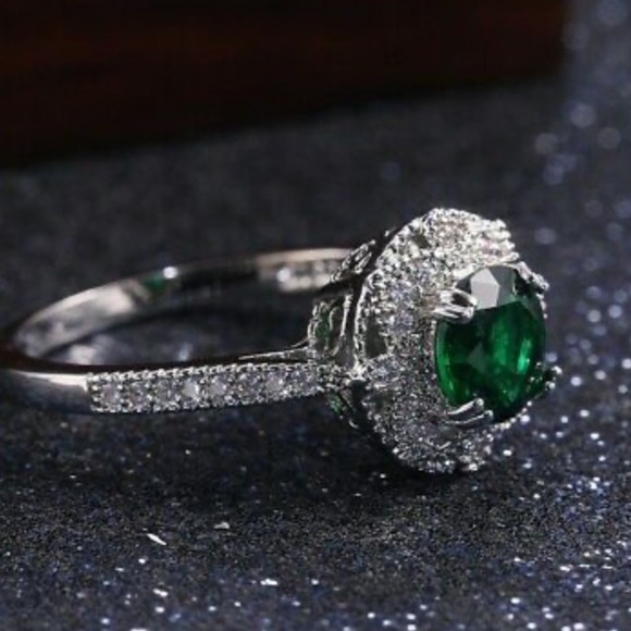 NEW 925 Sterling Silver Elegant Ring Size 6-10 - Picture 2 of 7